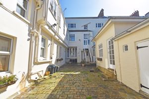 ** UNDER OFFER WITH MAWSON COLLINS ** Flat 7 1 Grange Place